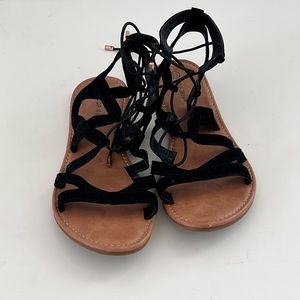 TOP Moda Strappy Tie Up Sandals Black — Size 6.5